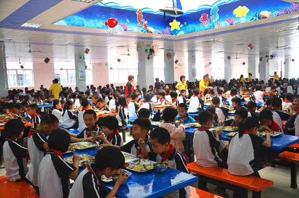 學校食堂現(xiàn)場